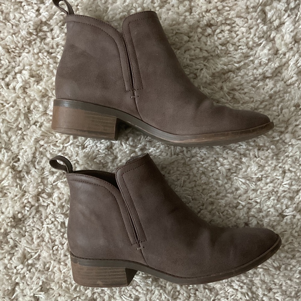 Sears Faux Suede Tan Ankle Boots - size 7